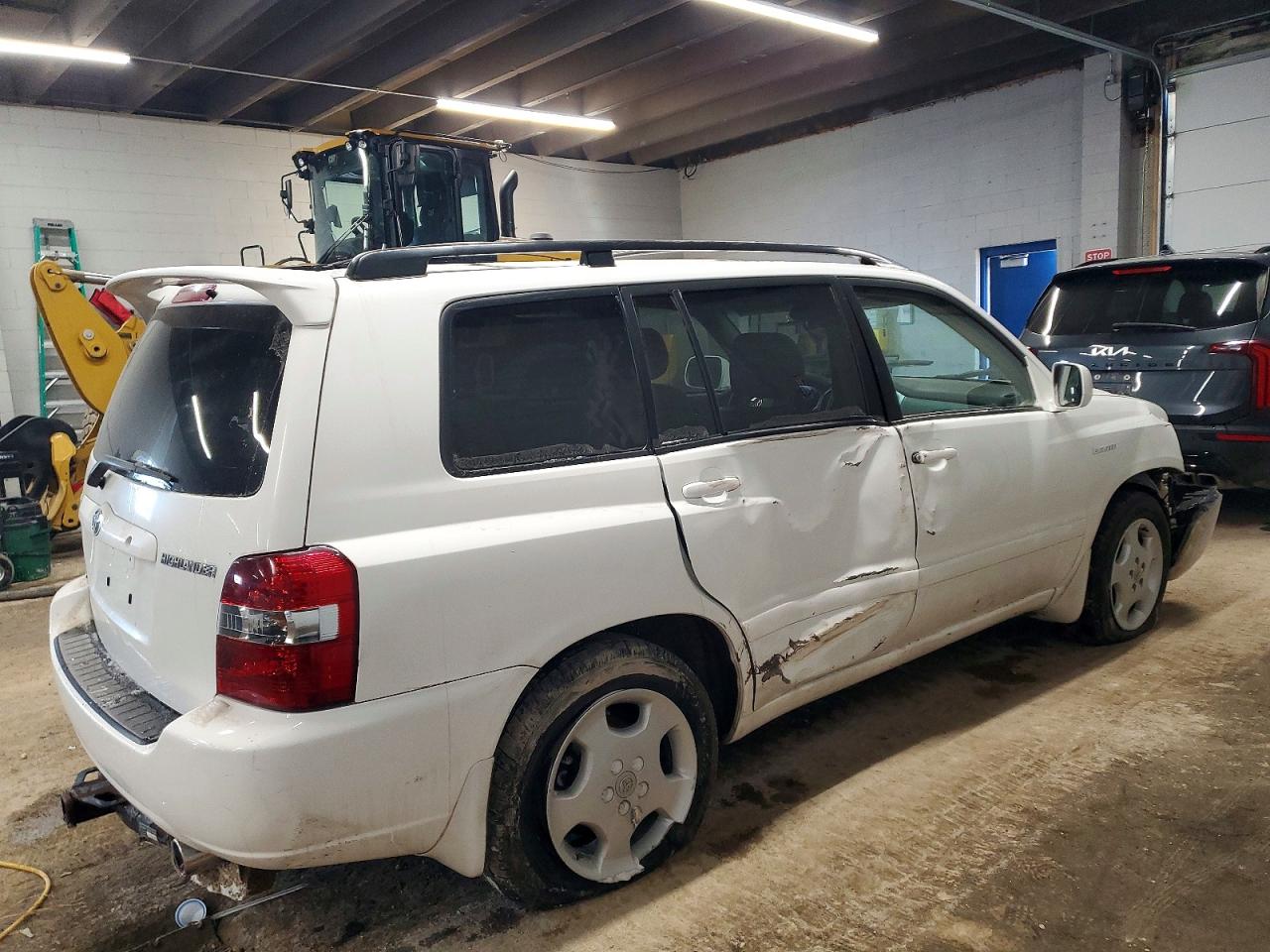 2005 TOYOTA HIGHLANDER LIMITED photo 3