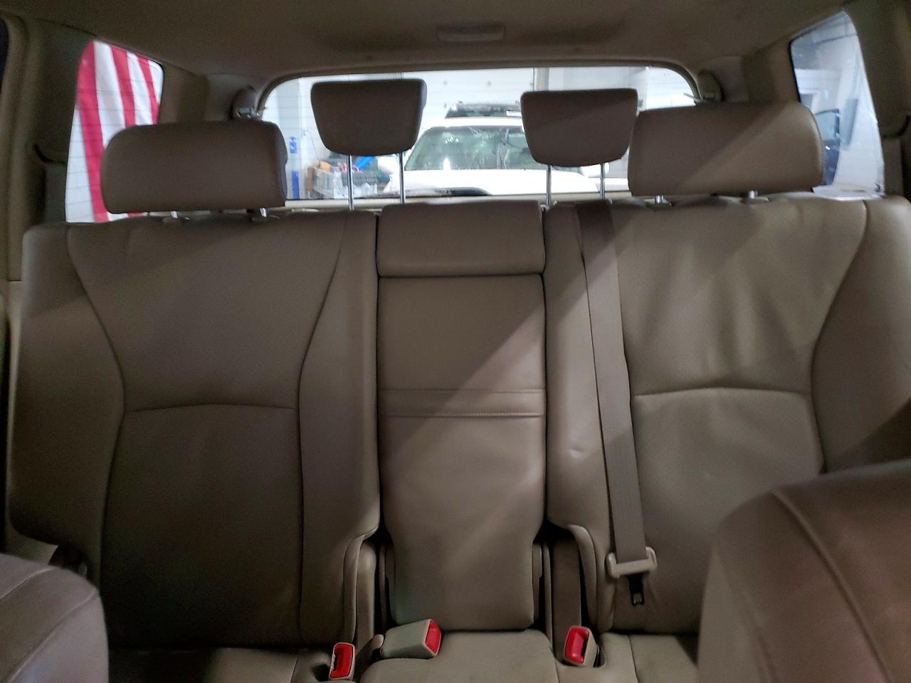 2005 TOYOTA HIGHLANDER LIMITED photo 10
