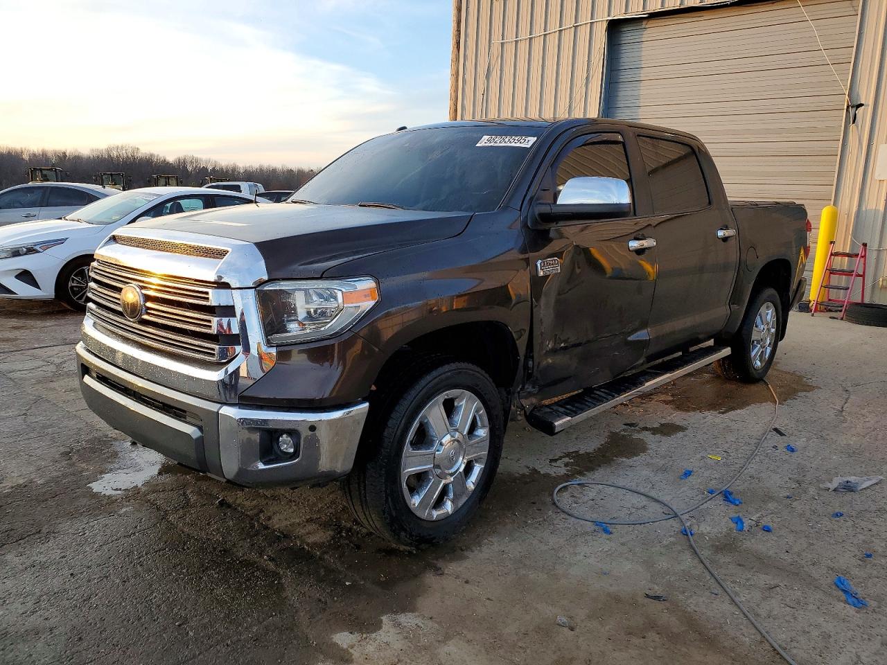 2018 TOYOTA TUNDRA