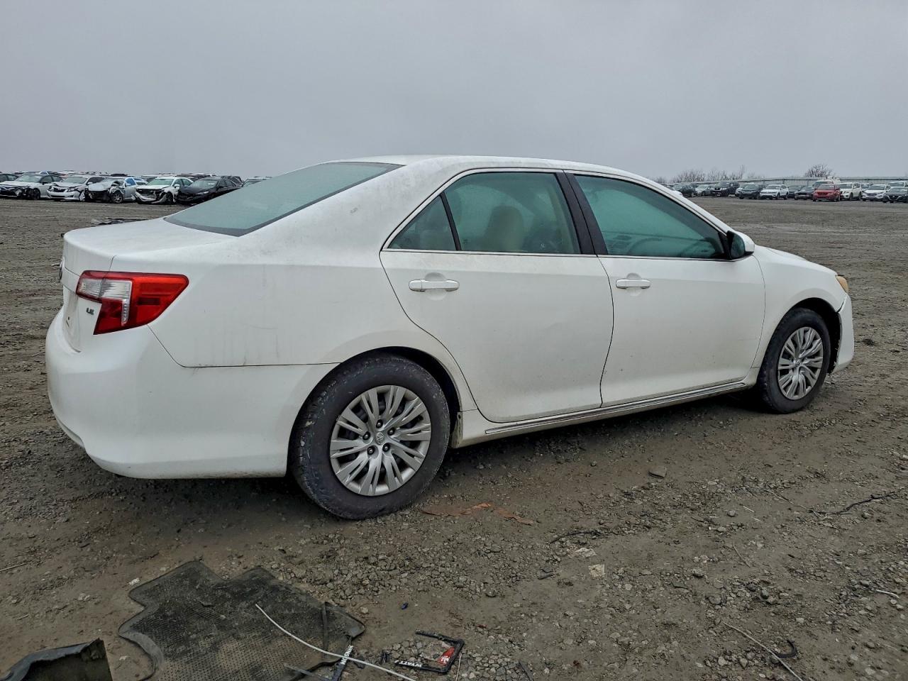 2013 TOYOTA CAMRY L photo 3