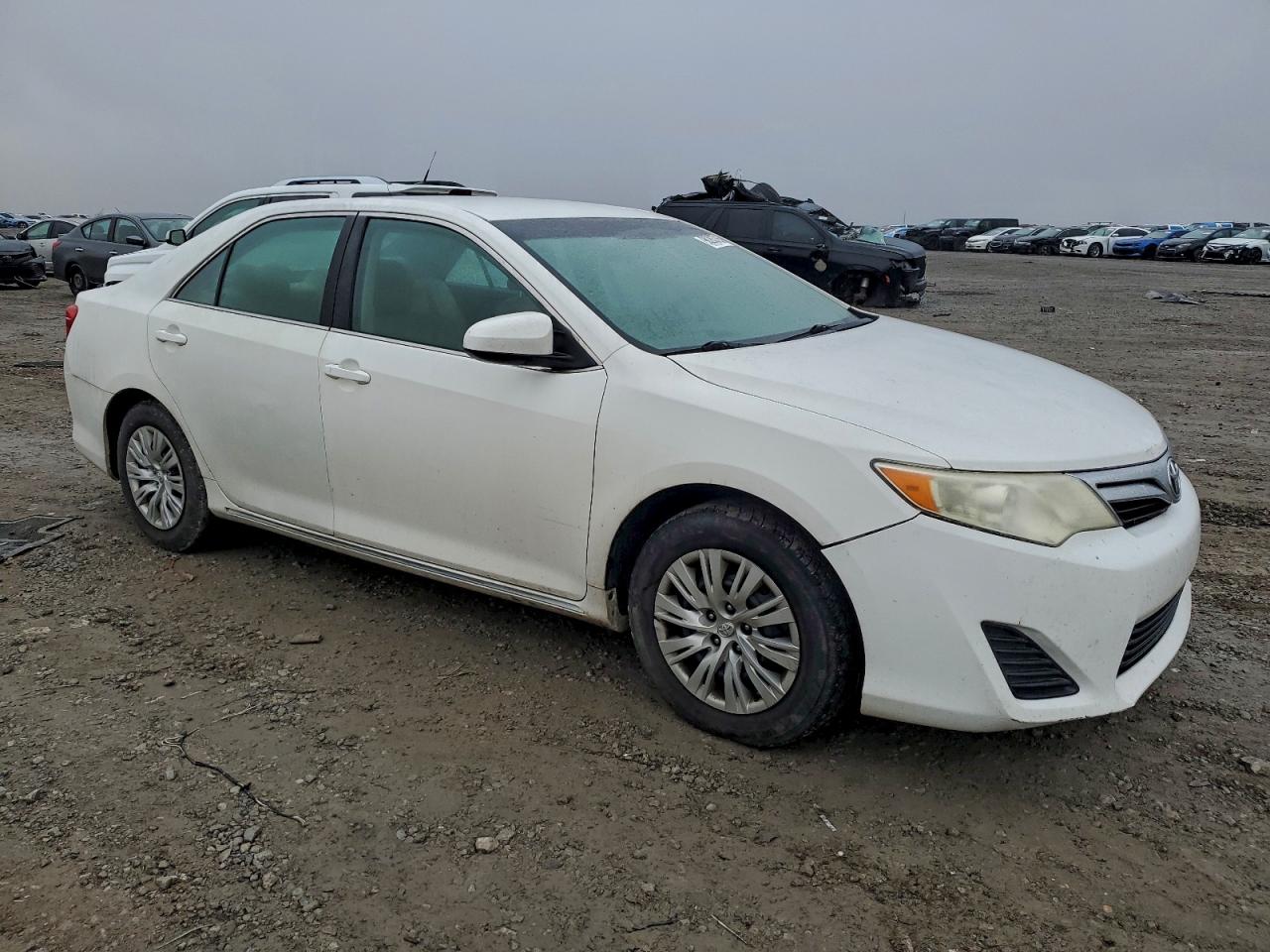 2013 TOYOTA CAMRY L photo 4