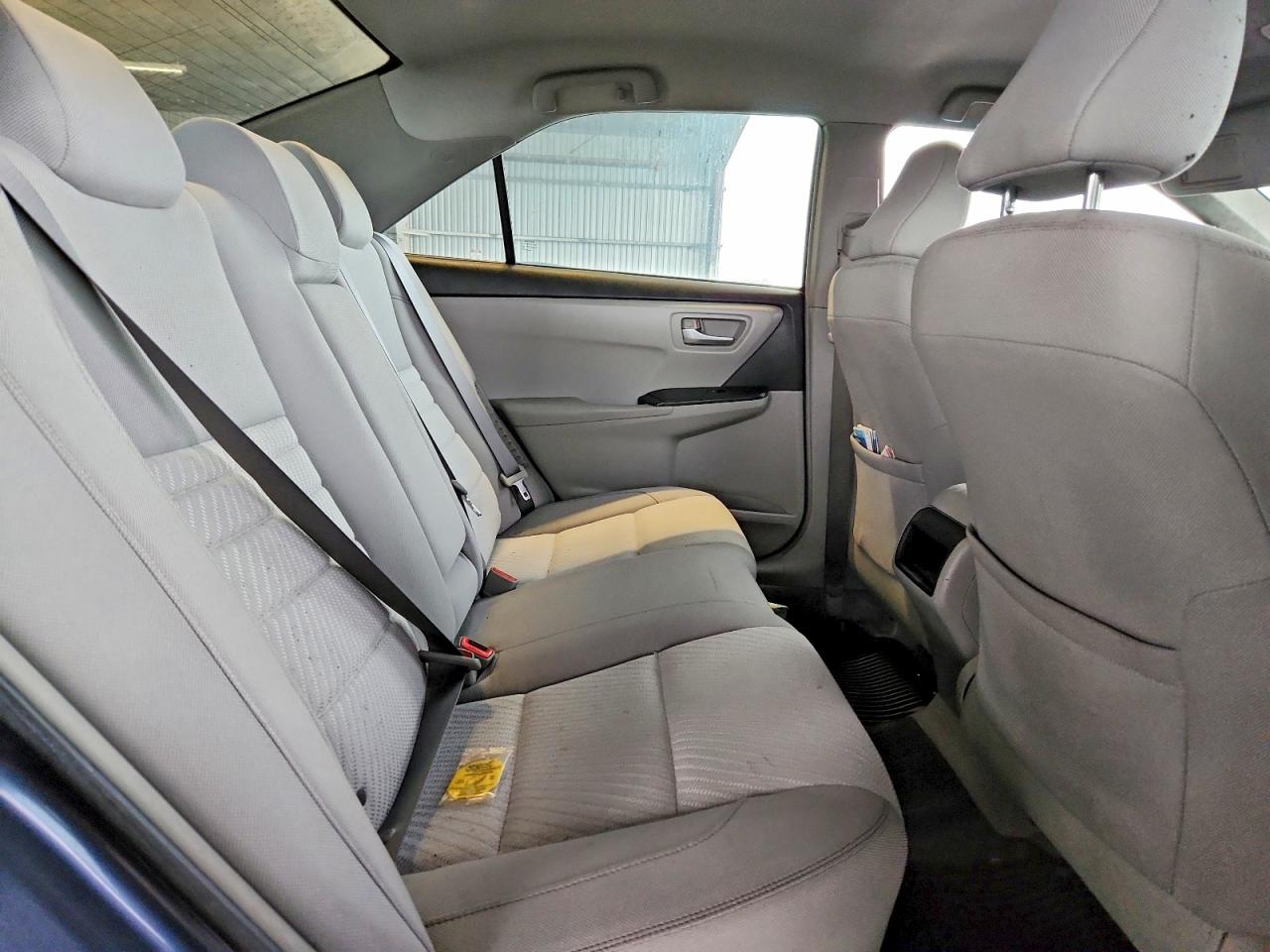 2017 TOYOTA CAMRY HYBRID photo 10