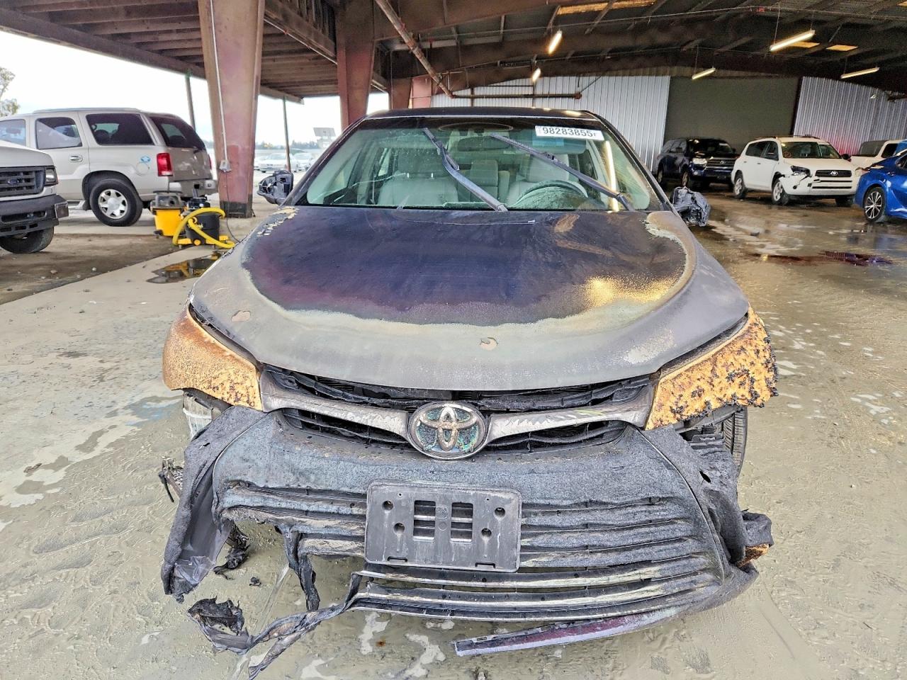 2017 TOYOTA CAMRY HYBRID photo 5