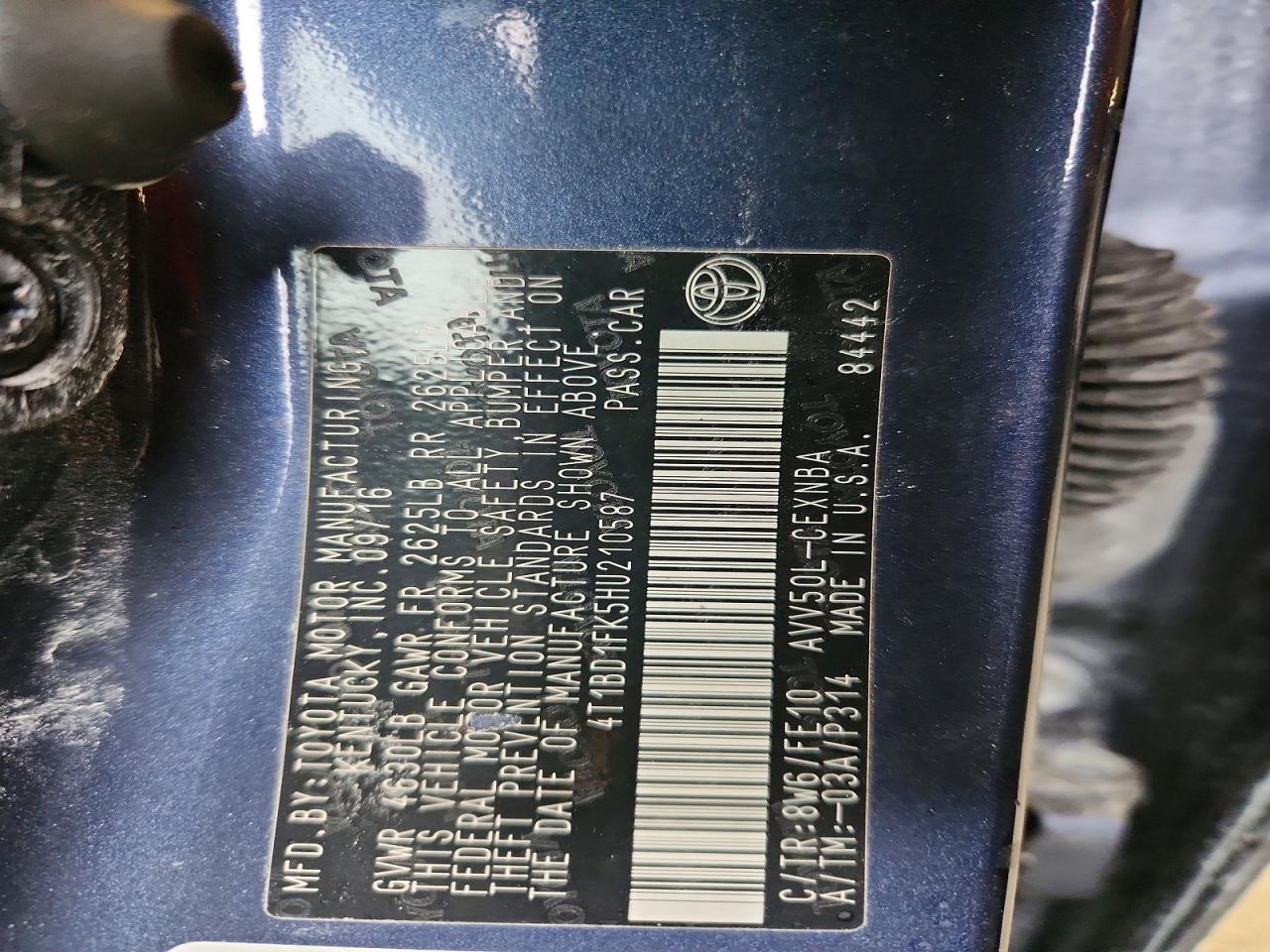 2017 TOYOTA CAMRY HYBRID photo 12