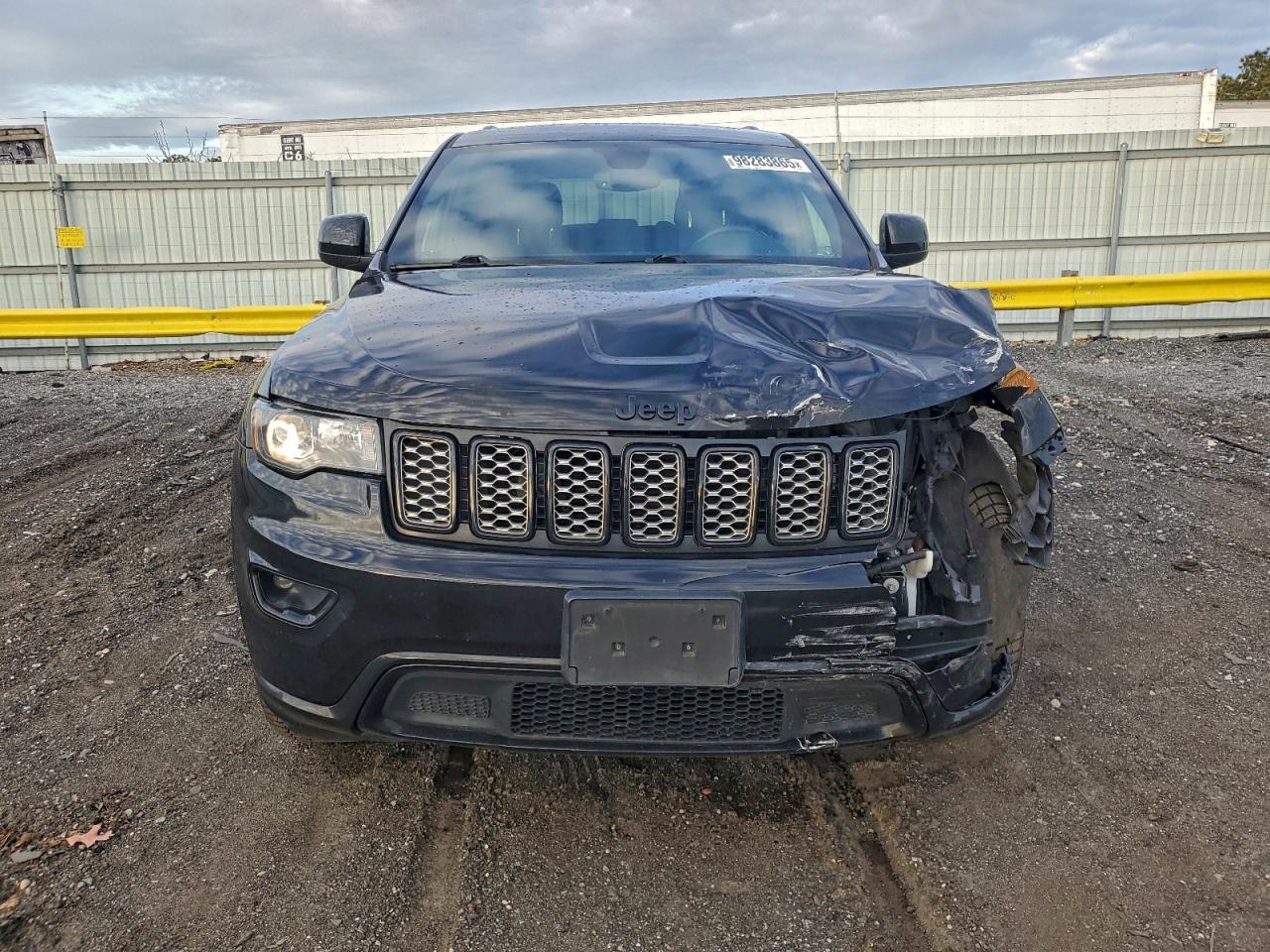 2019 JEEP GRAND CHEROKEE LAREDO photo 5