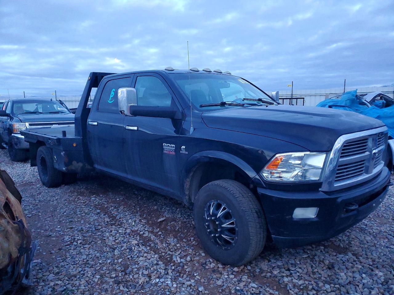 2012 DODGE RAM 3500 LARAMIE photo 4