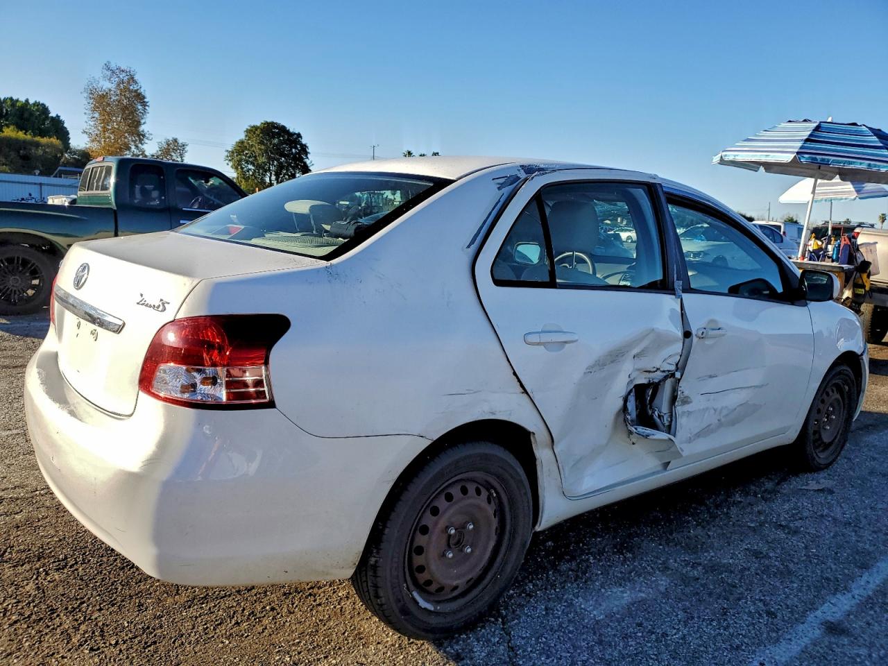 2009 TOYOTA YARIS photo 3