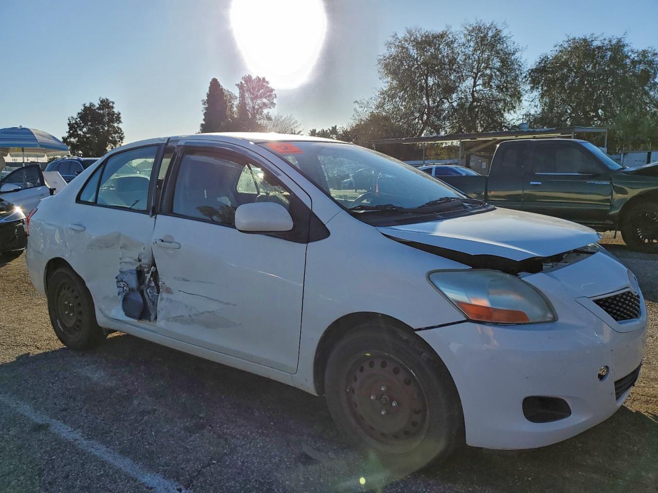 2009 TOYOTA YARIS photo 4