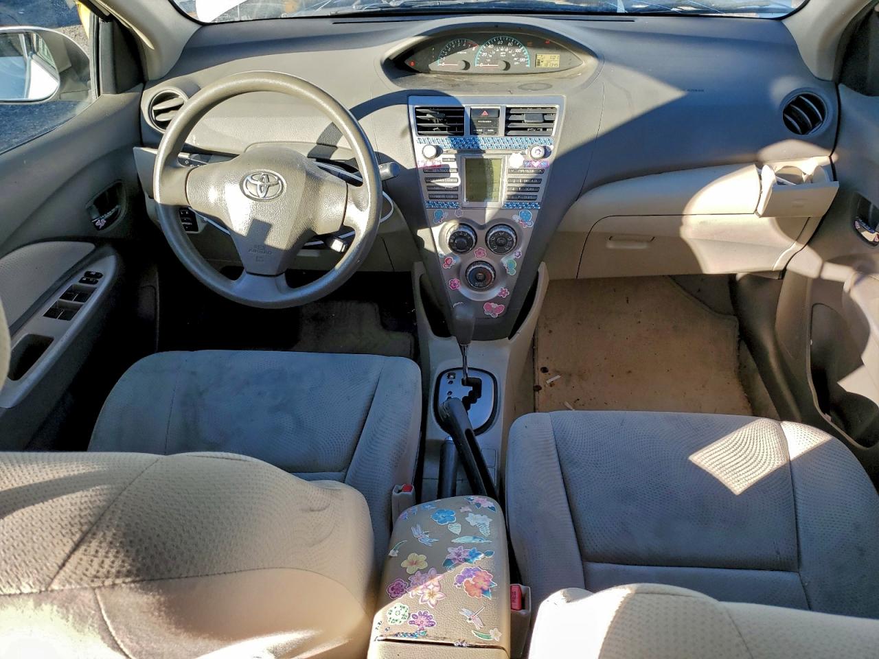 2009 TOYOTA YARIS photo 8