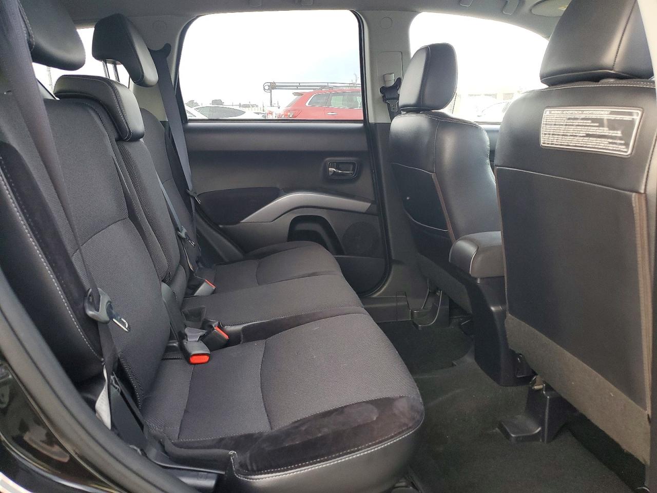 2010 MITSUBISHI OUTLANDER SE photo 11