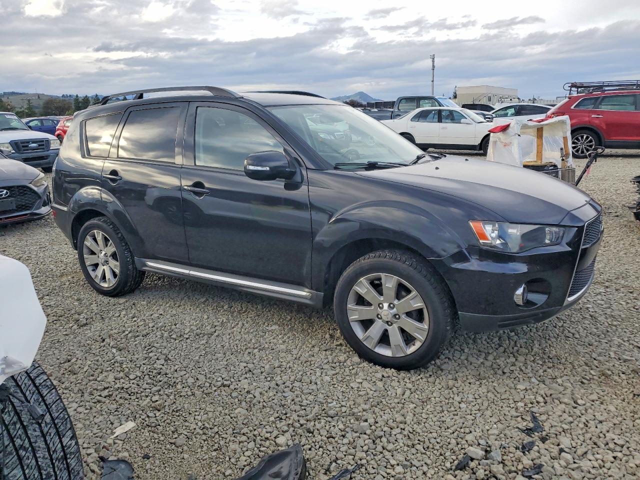 2010 MITSUBISHI OUTLANDER SE photo 4
