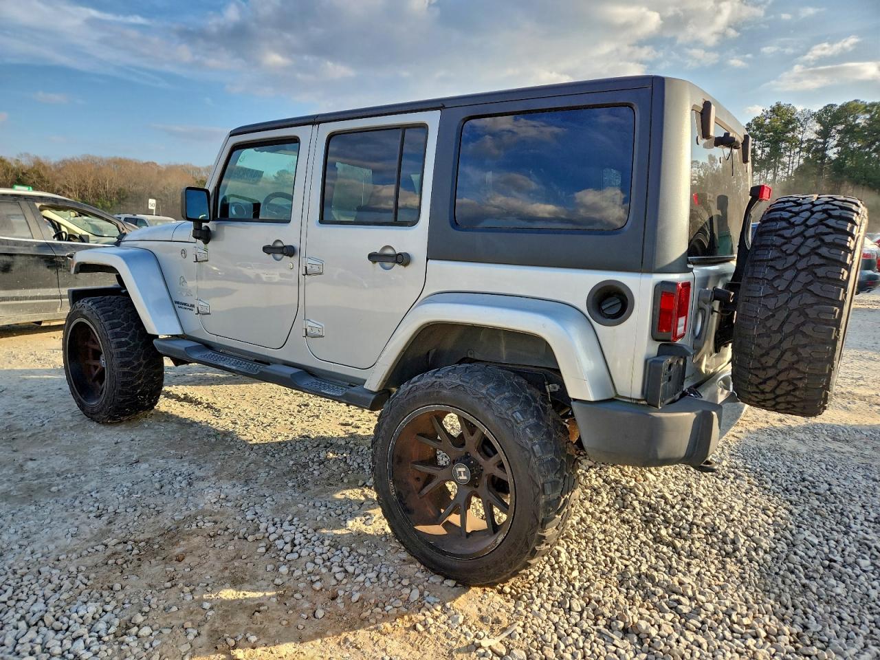 2011 JEEP WRANGLER UNLIMITED SAHARA photo 2