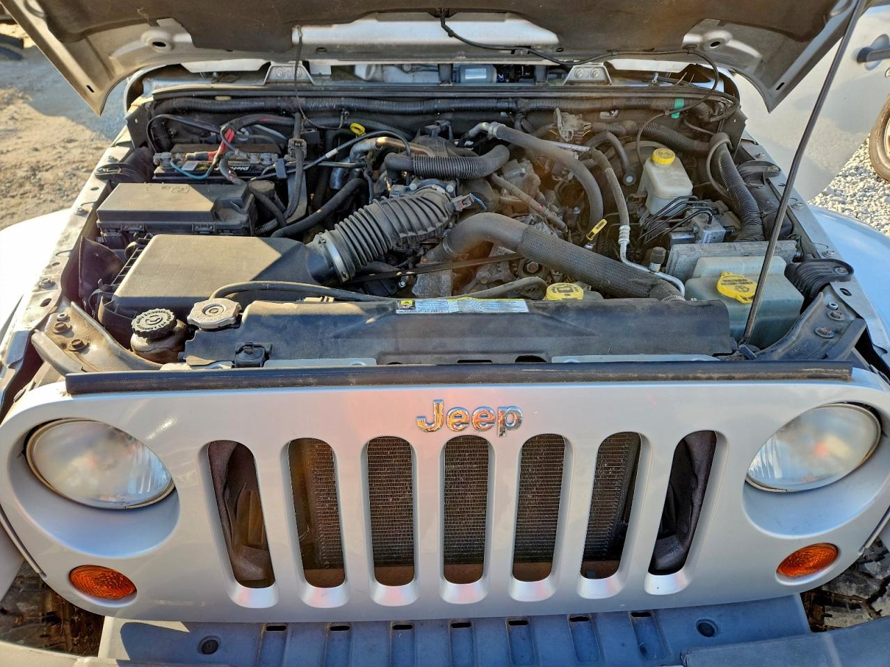 2011 JEEP WRANGLER UNLIMITED SAHARA photo 12