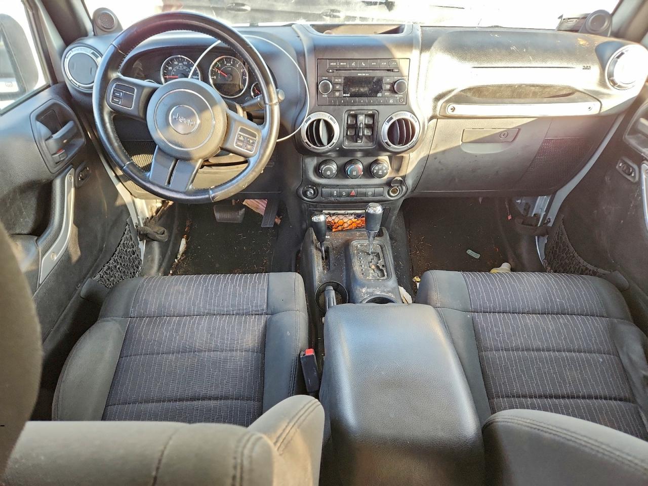 2011 JEEP WRANGLER UNLIMITED SAHARA photo 8