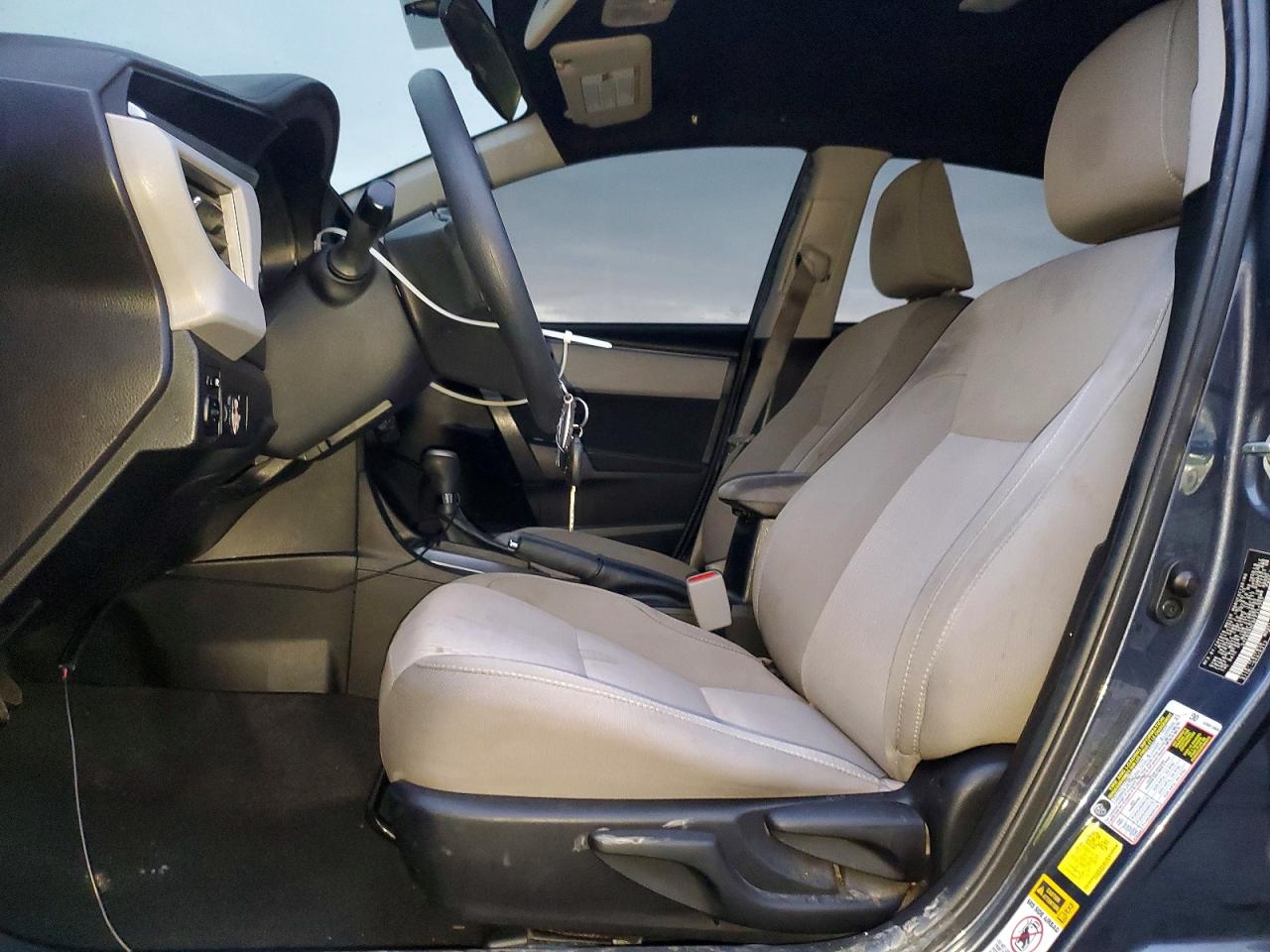 2015 TOYOTA COROLLA L photo 7