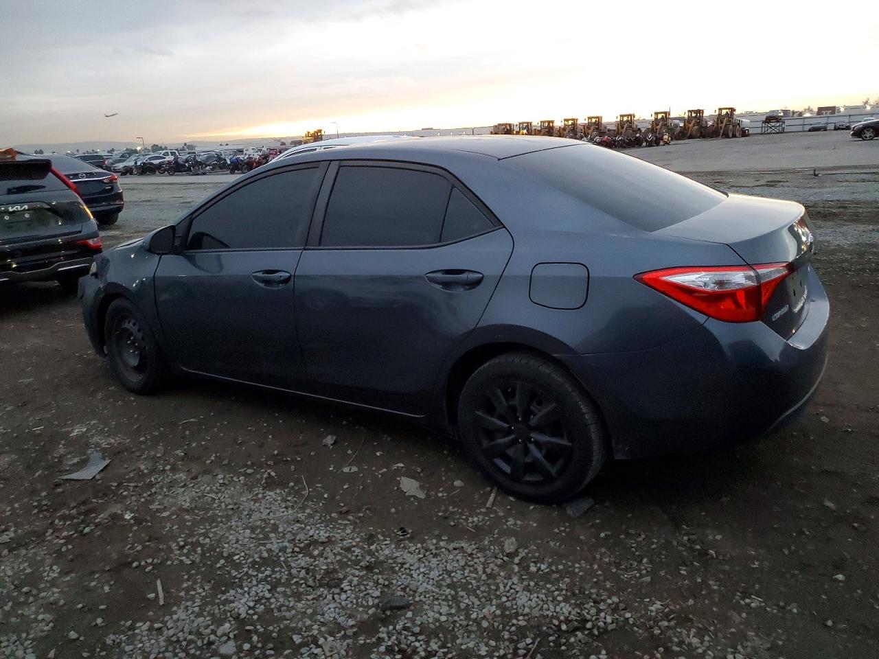 2015 TOYOTA COROLLA L photo 2