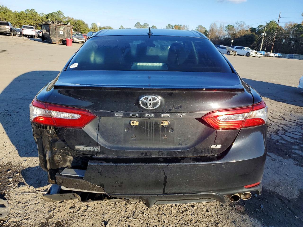 2019 TOYOTA CAMRY SE photo 6