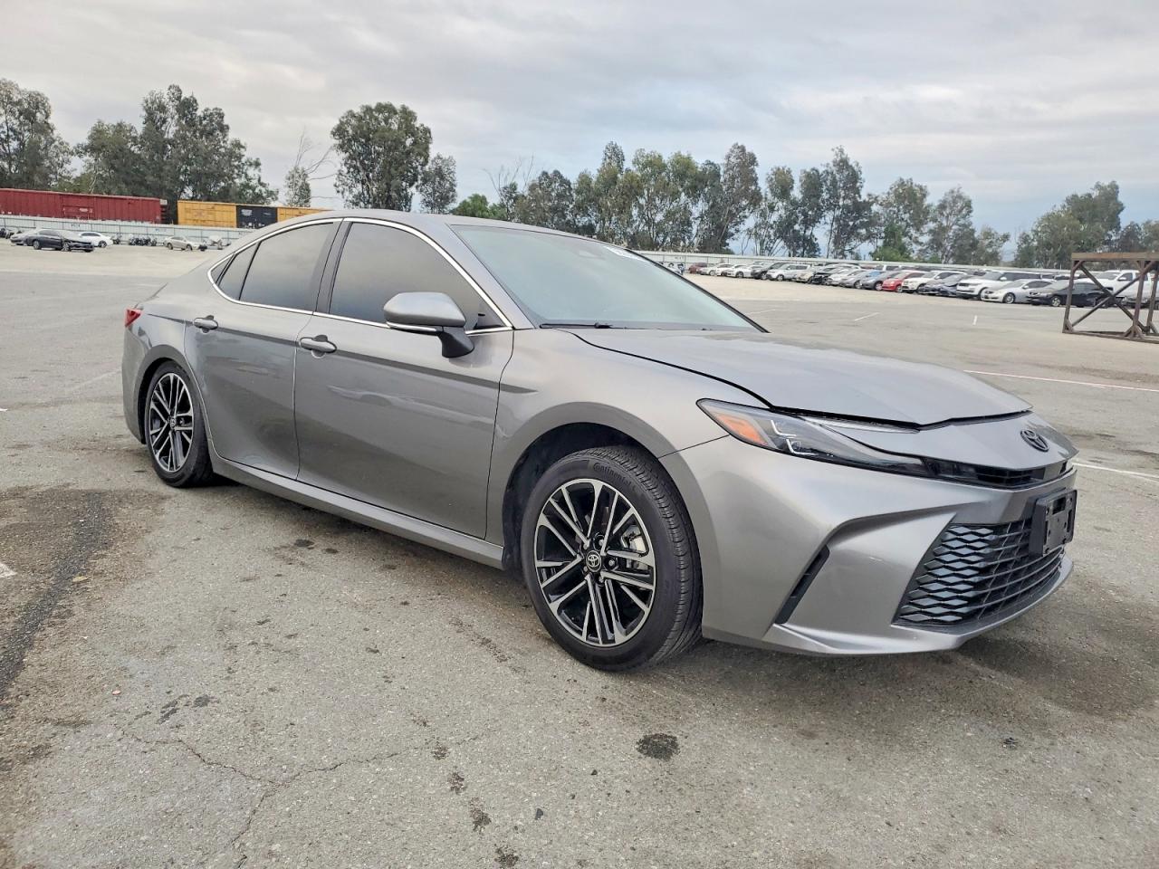 2025 TOYOTA CAMRY XSE photo 4