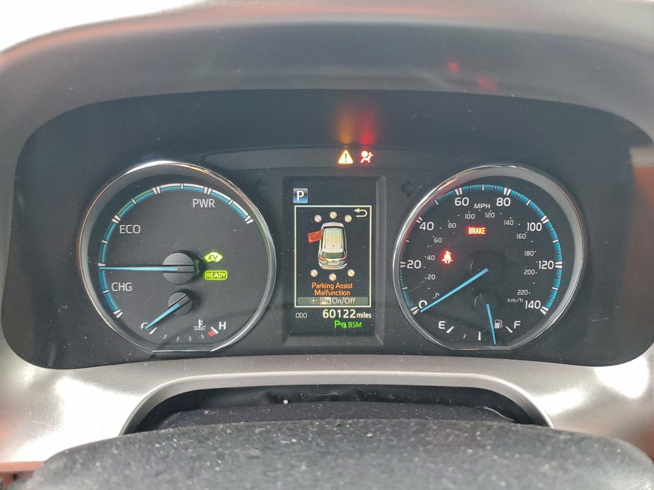 2018 TOYOTA RAV4 HV LE photo 9