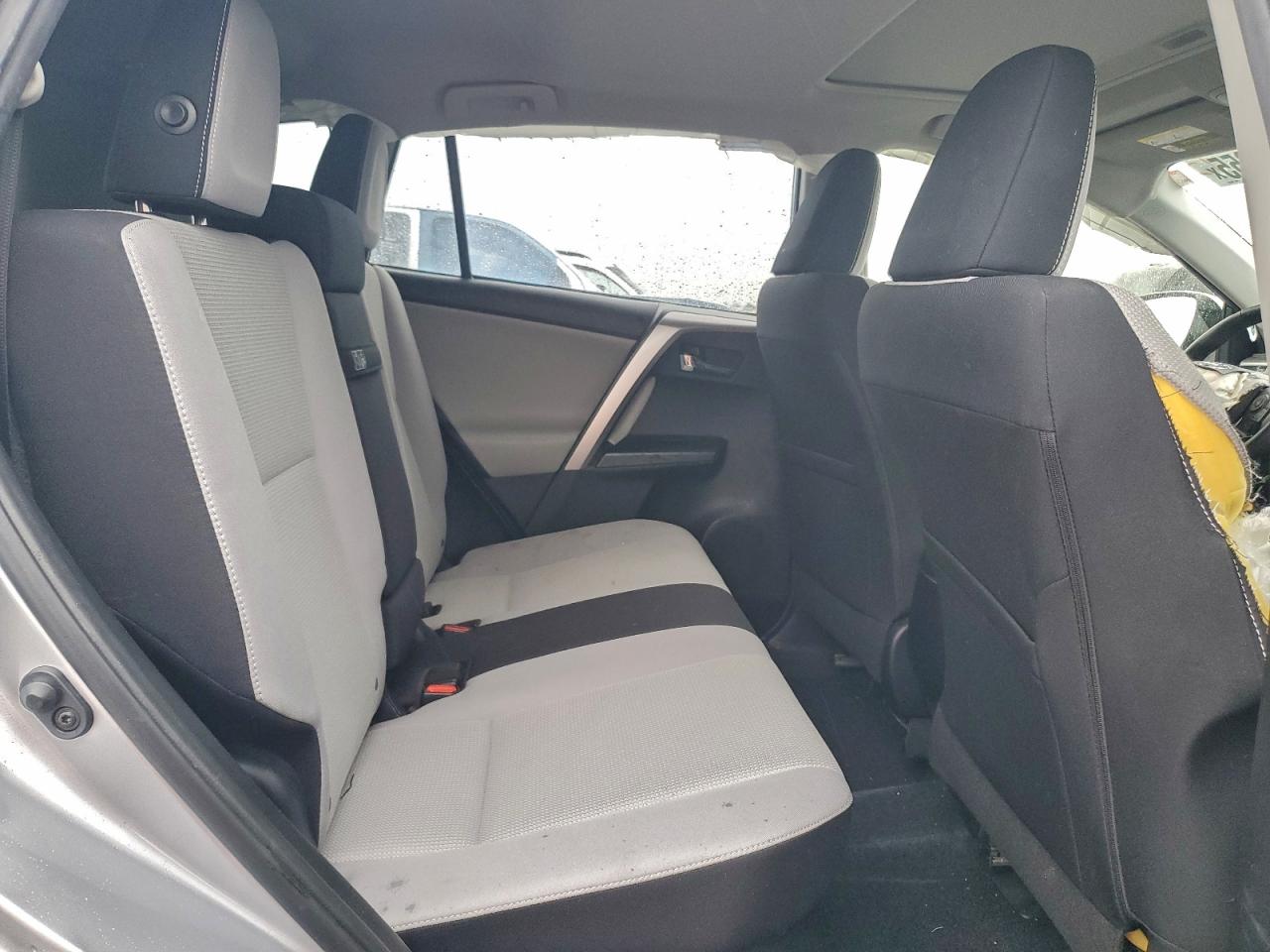 2018 TOYOTA RAV4 HV LE photo 11