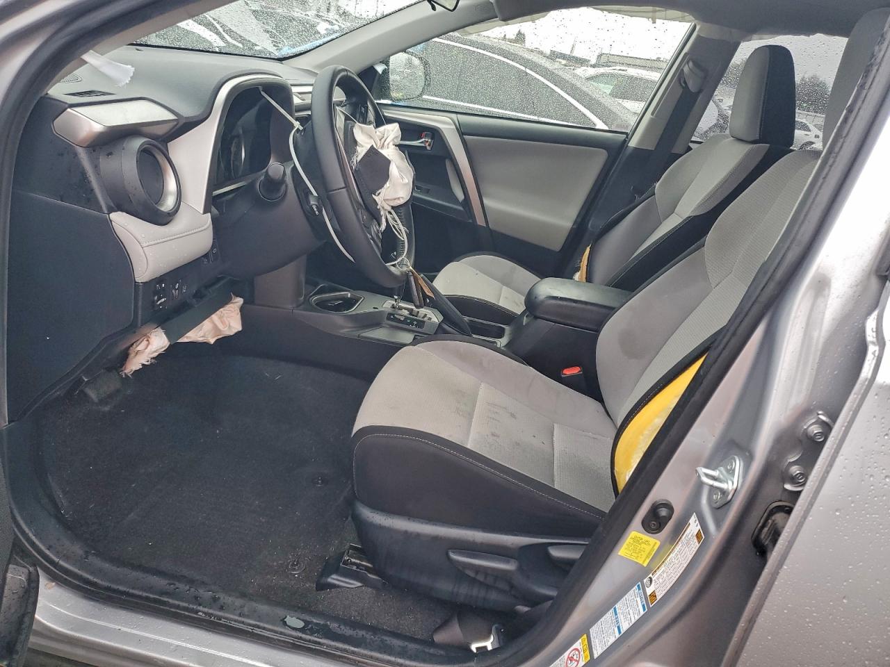 2018 TOYOTA RAV4 HV LE photo 7