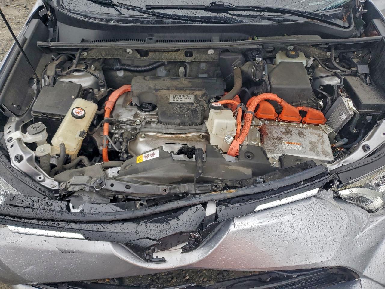 2018 TOYOTA RAV4 HV LE photo 12