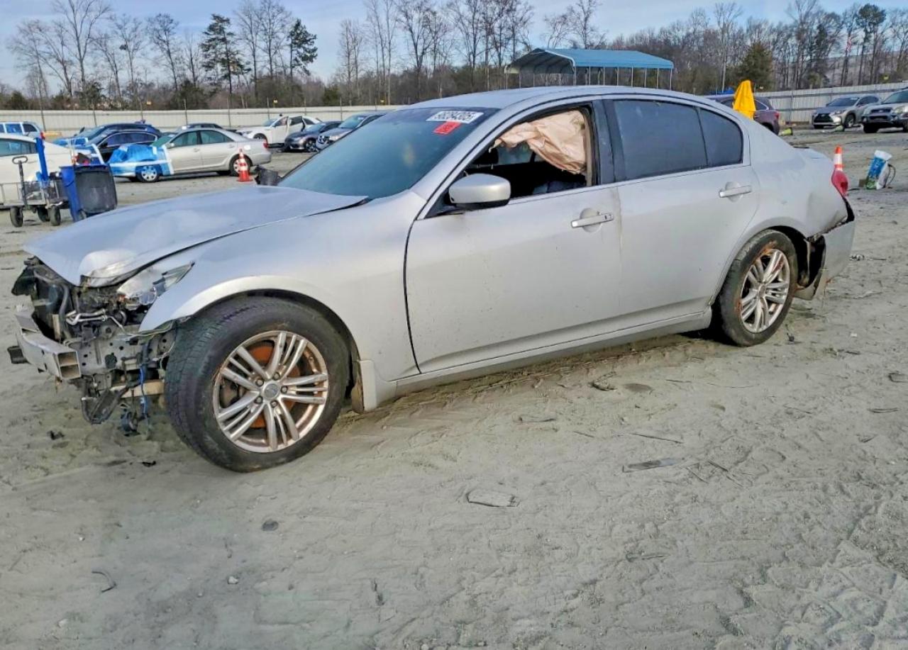 2013 INFINITI G37