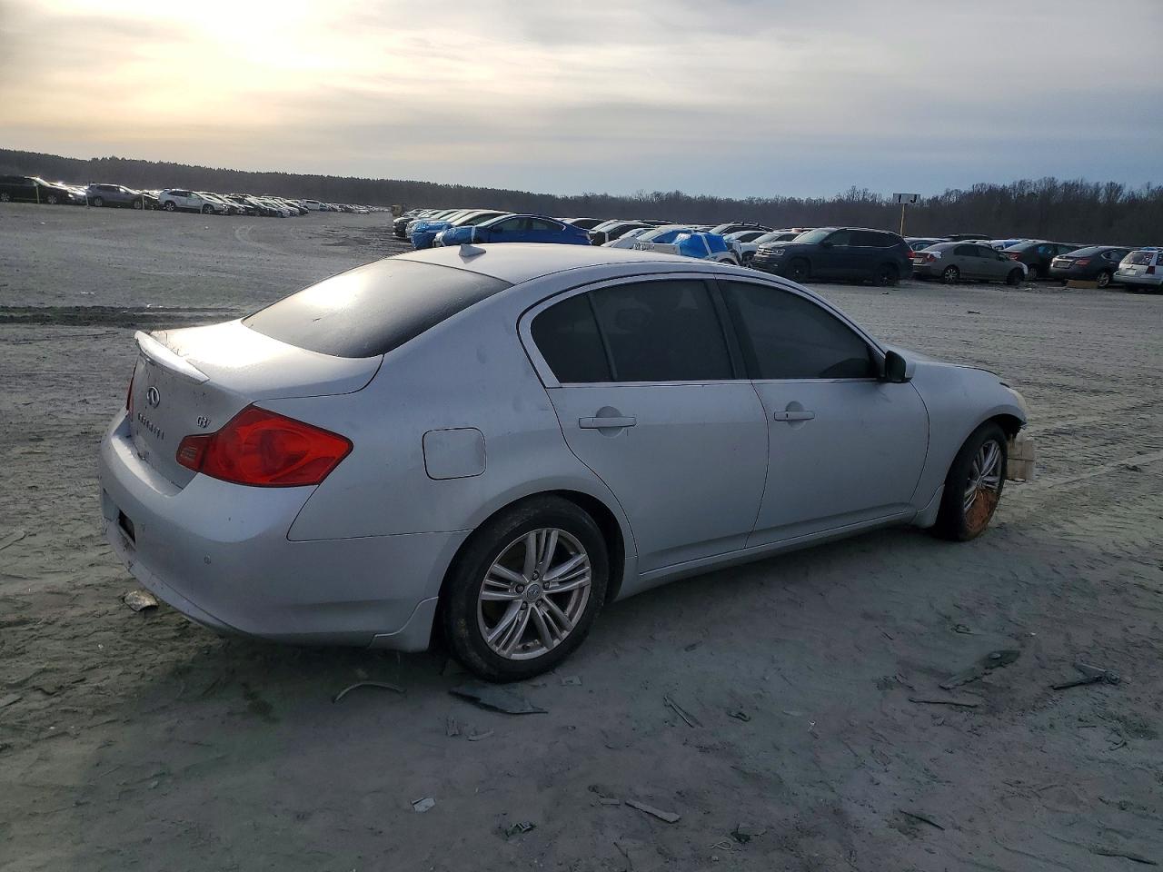 2013 INFINITI G37 BASE photo 9