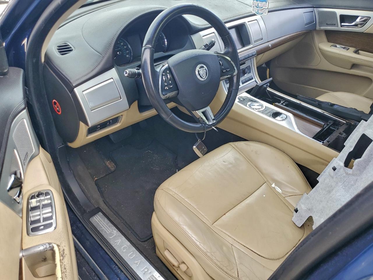 2013 JAGUAR XF photo 8