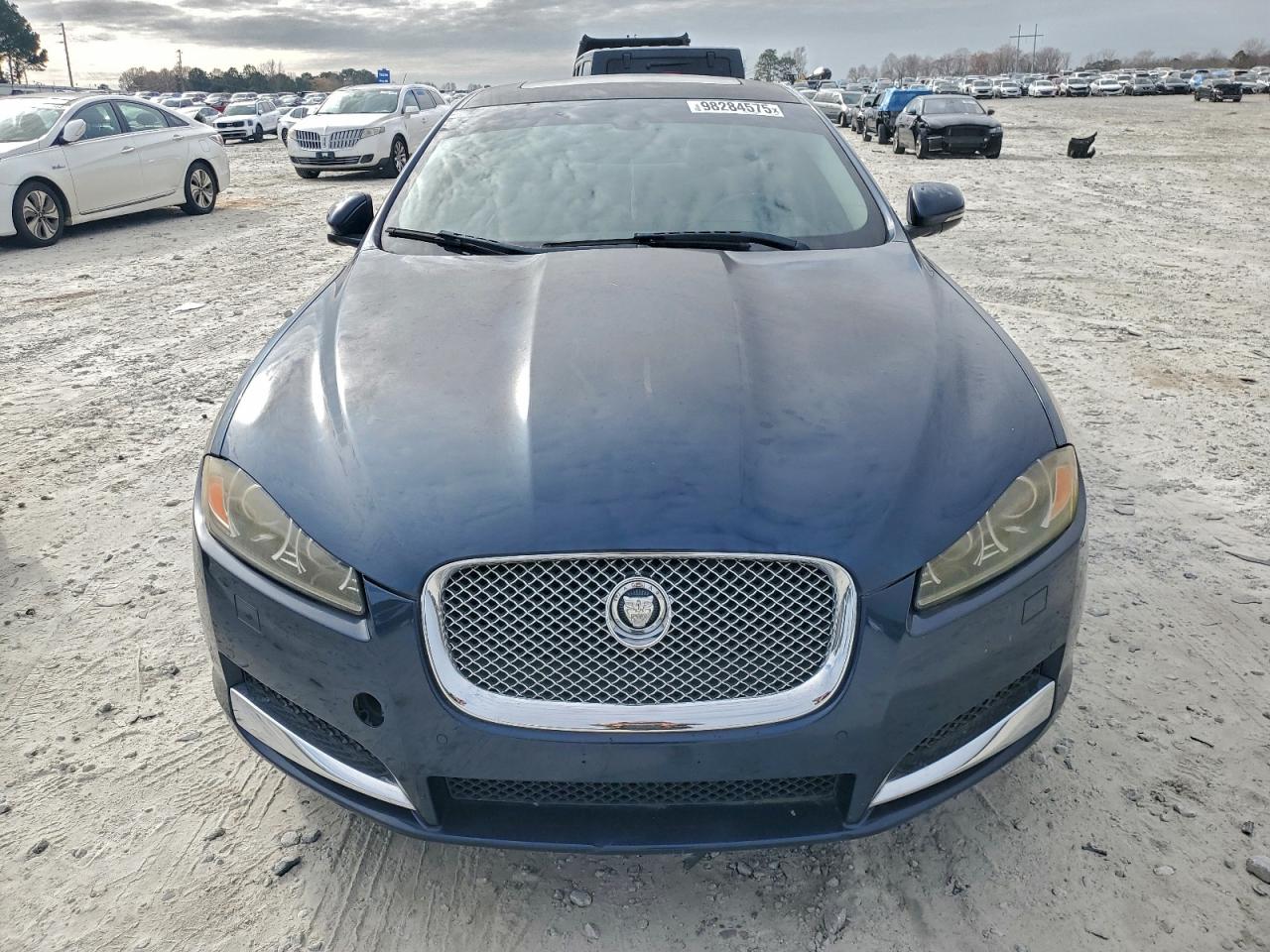 2013 JAGUAR XF photo 5