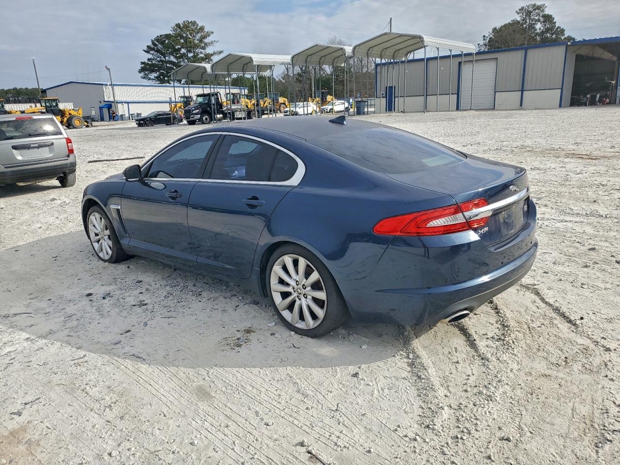 2013 JAGUAR XF photo 2
