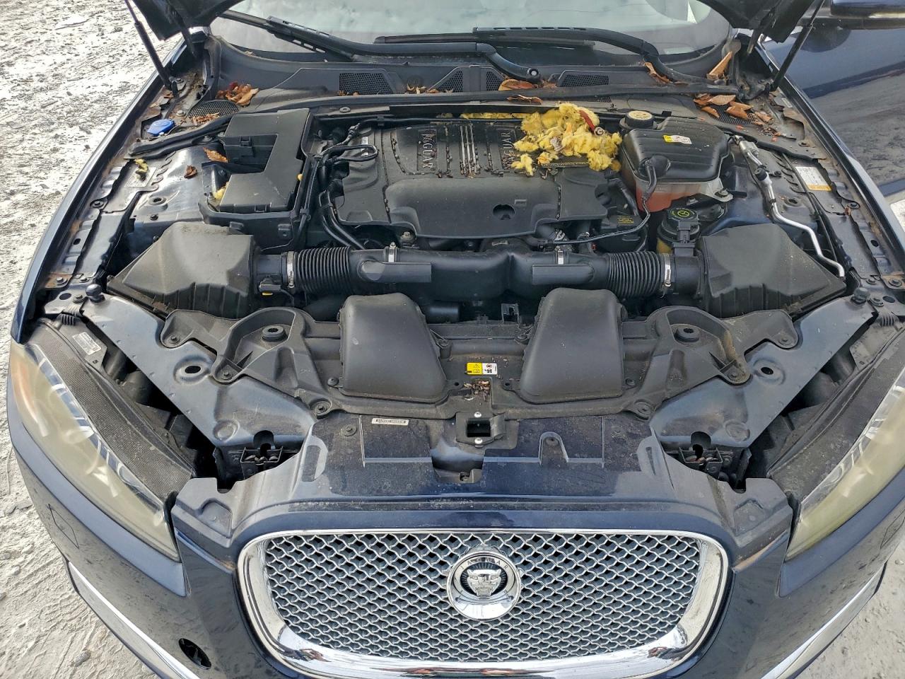 2013 JAGUAR XF photo 11