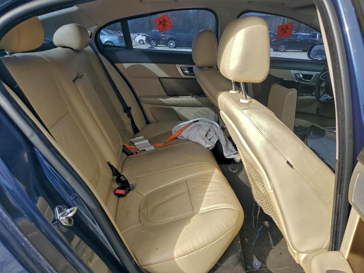 2013 JAGUAR XF photo 10