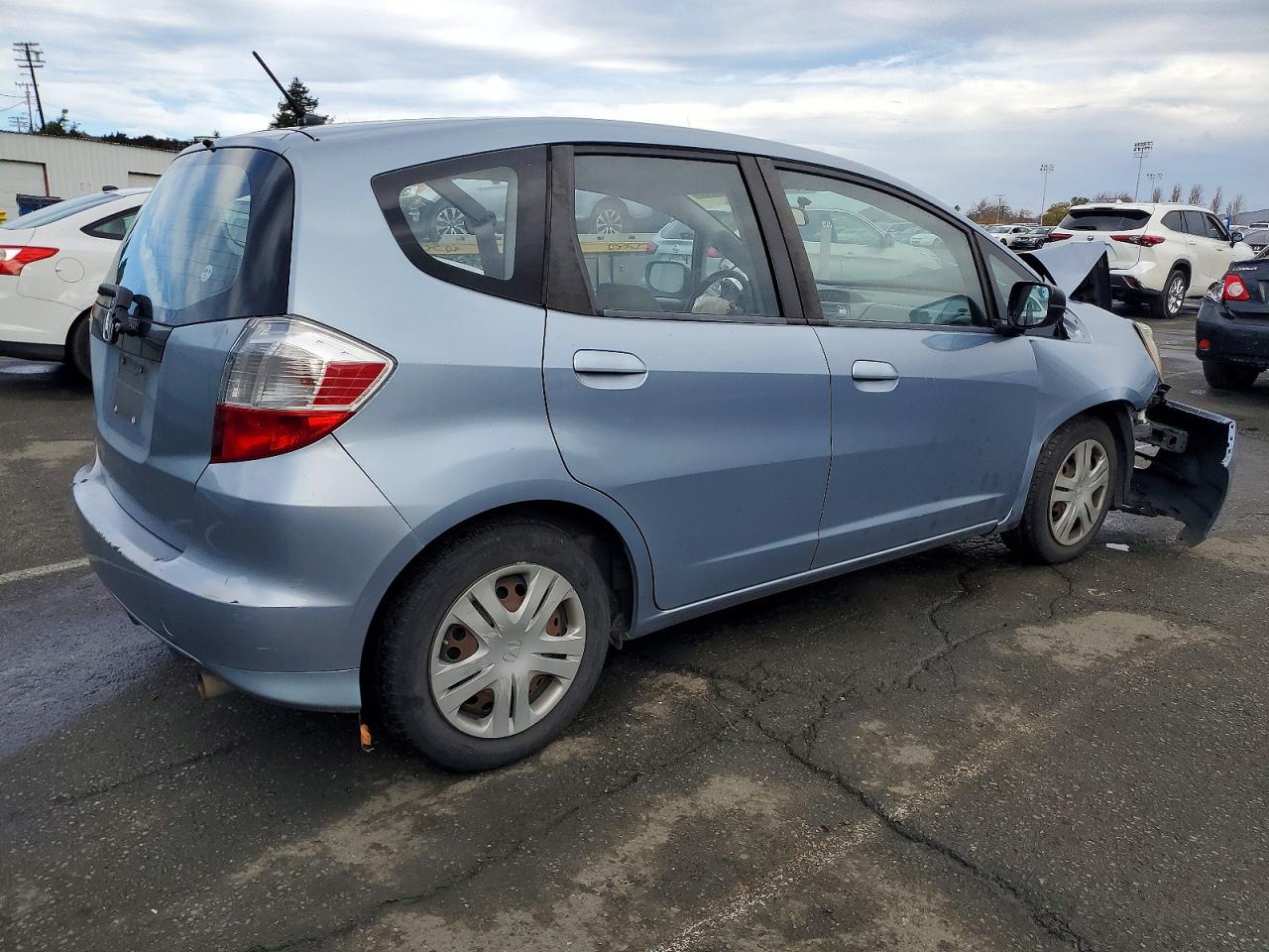 2011 HONDA FIT photo 3