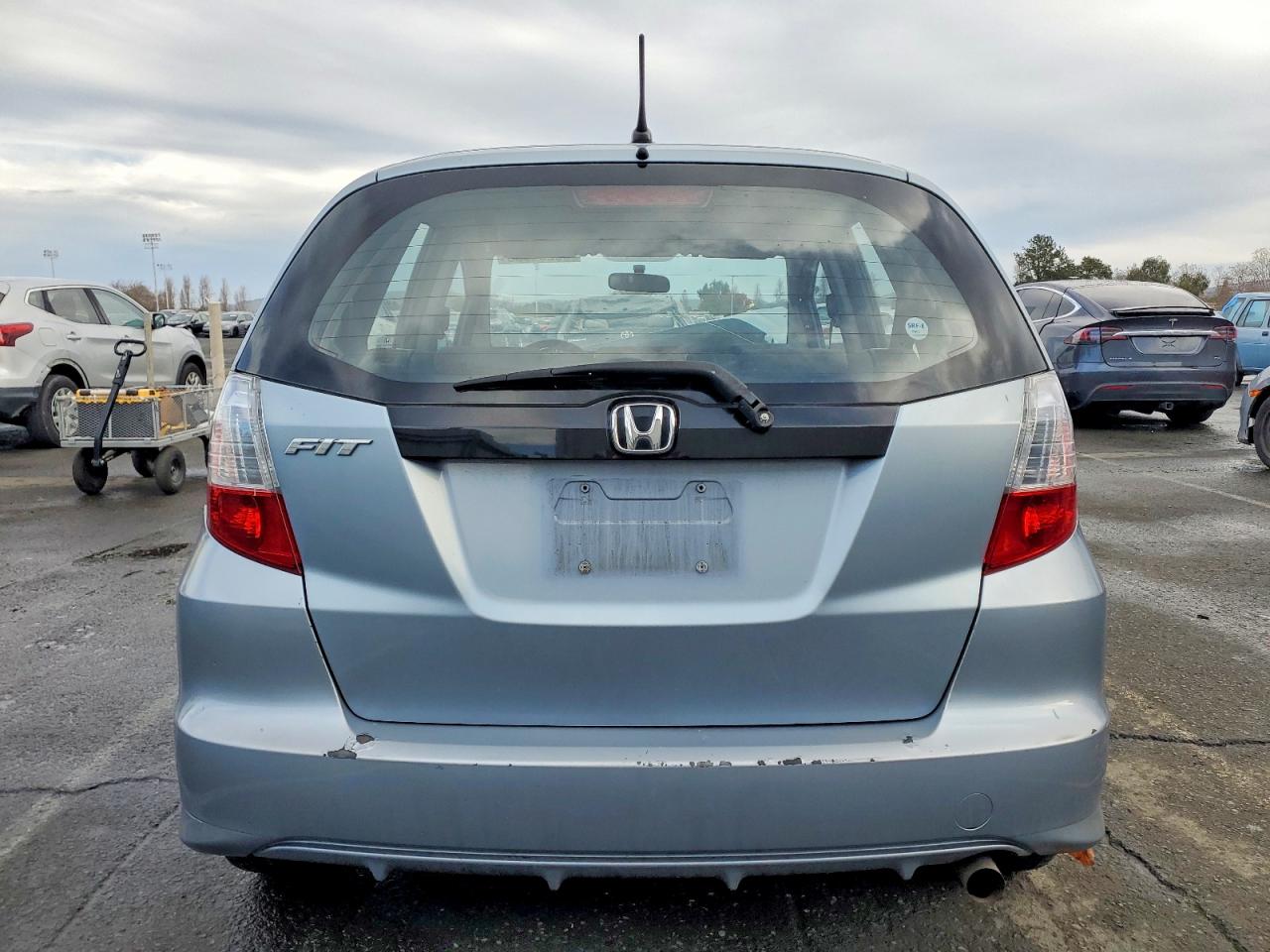 2011 HONDA FIT photo 6