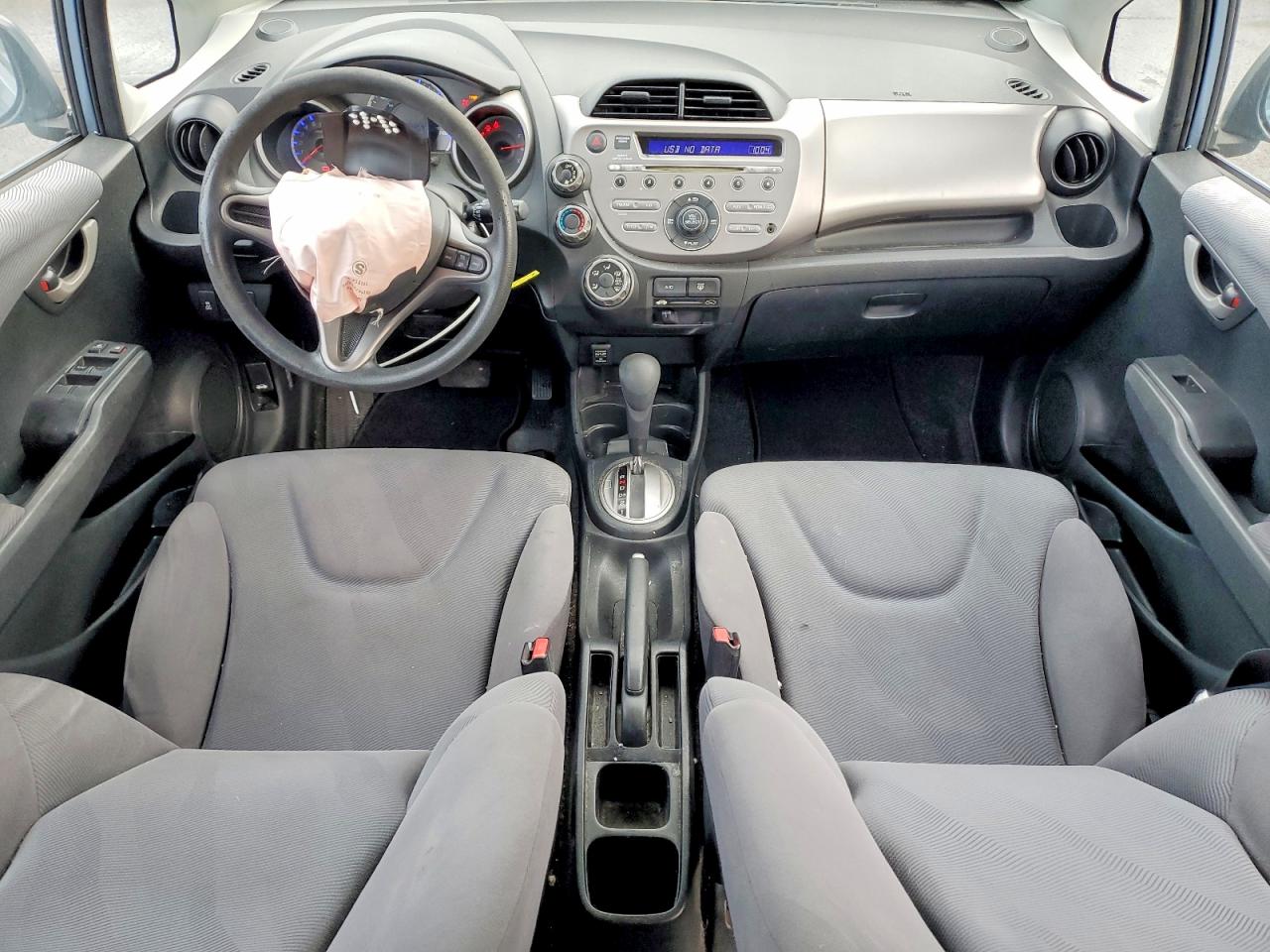 2011 HONDA FIT photo 8