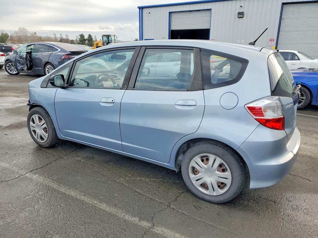 2011 HONDA FIT photo 2