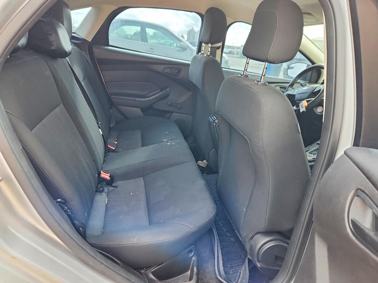 2015 FORD FOCUS photo 28