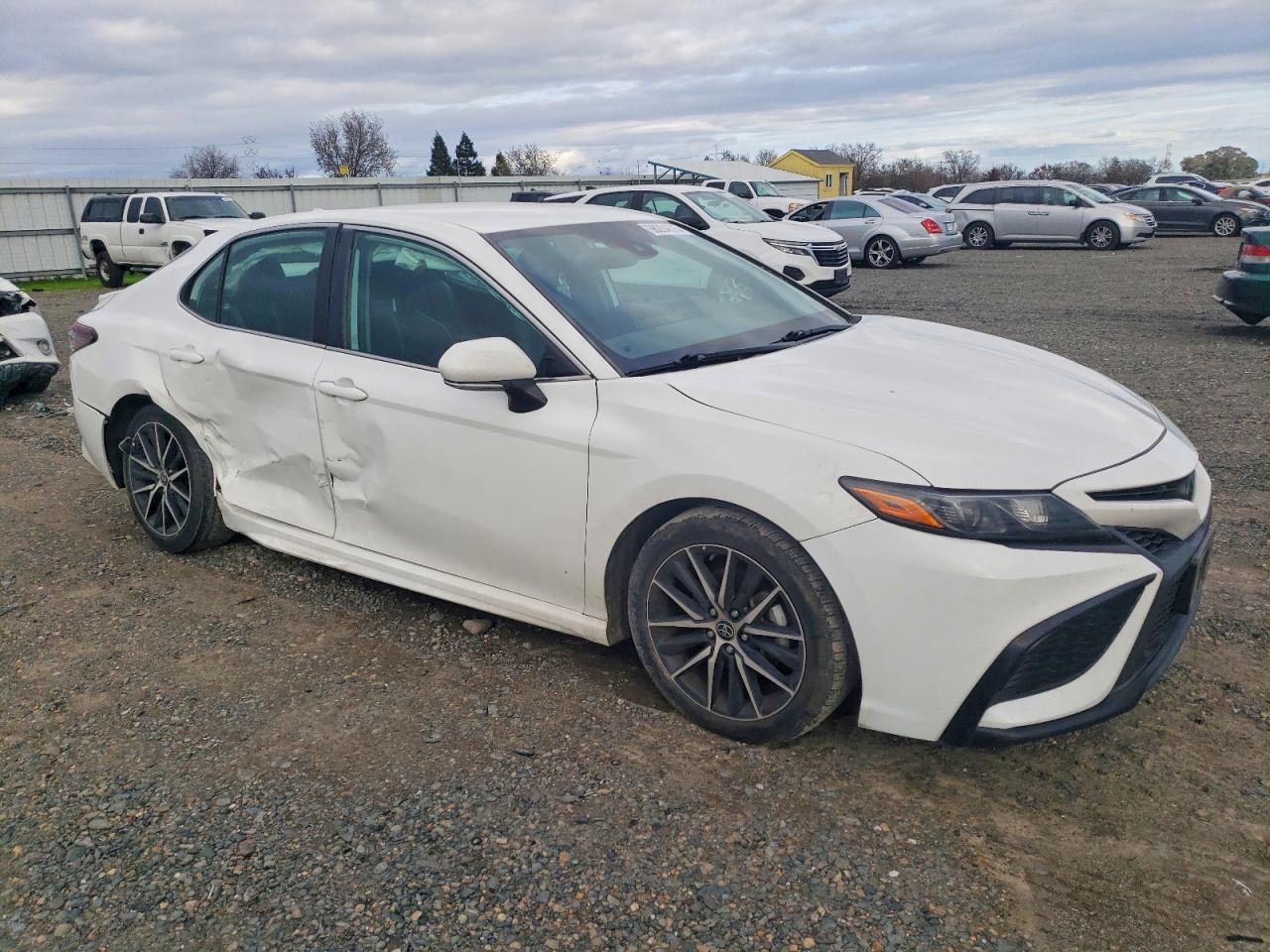 2022 TOYOTA CAMRY SE photo 4