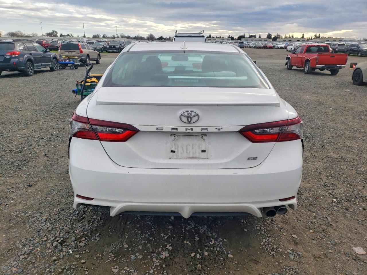 2022 TOYOTA CAMRY SE photo 6