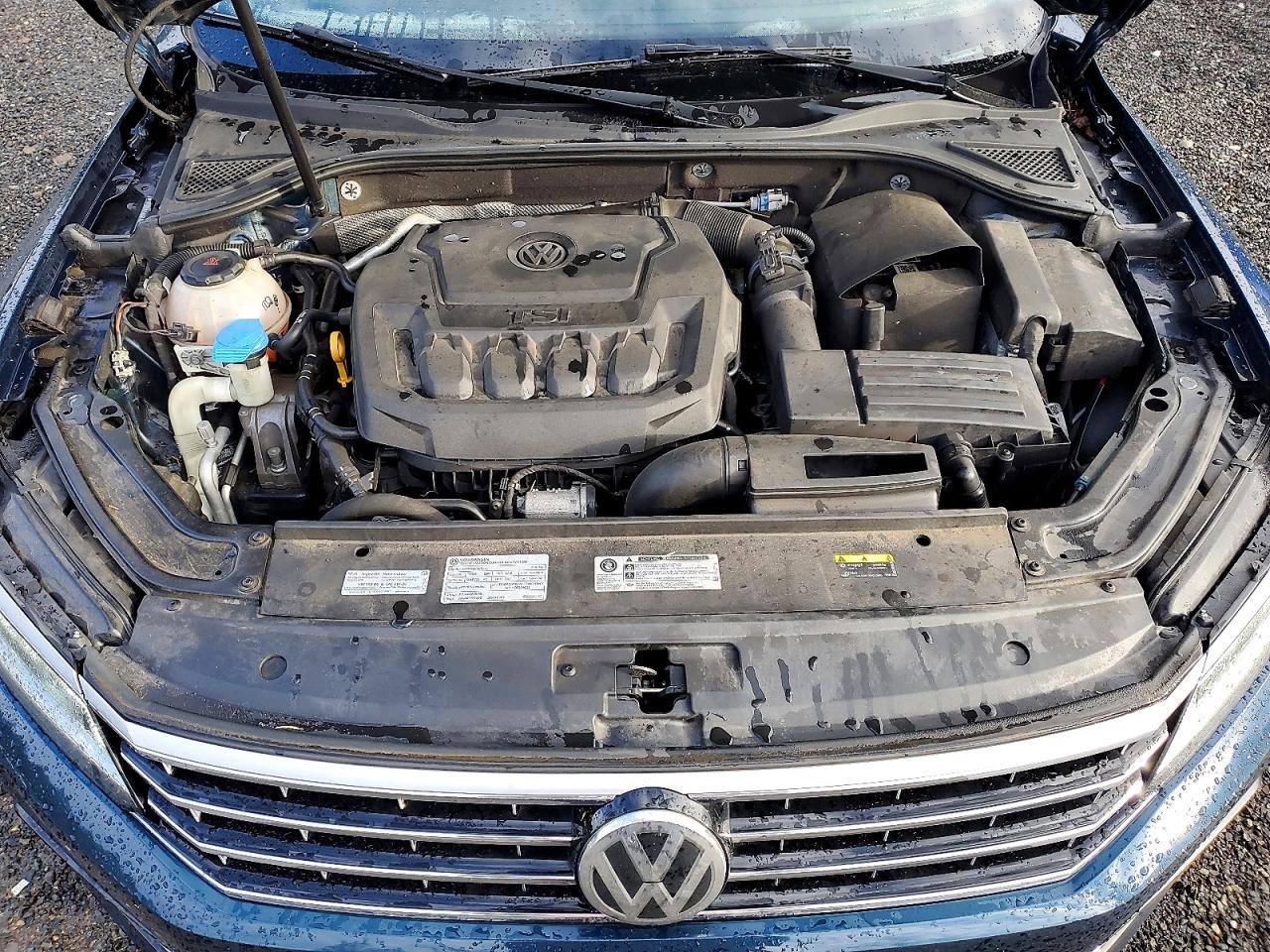 2018 VOLKSWAGEN PASSAT SE photo 11