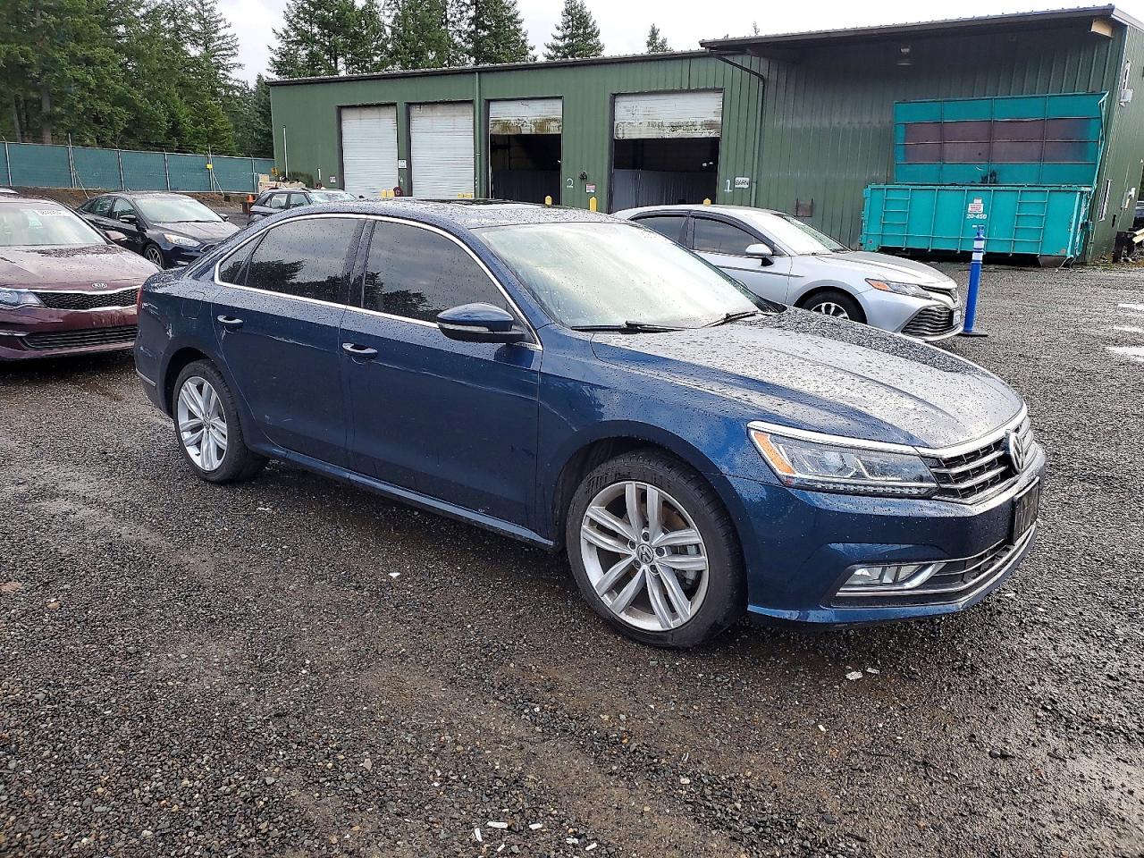 2018 VOLKSWAGEN PASSAT SE photo 4