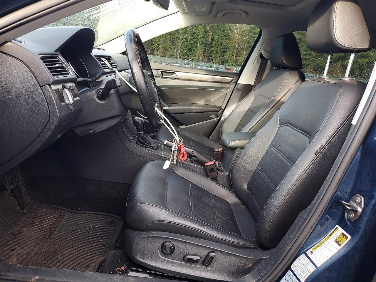 2018 VOLKSWAGEN PASSAT SE photo 7
