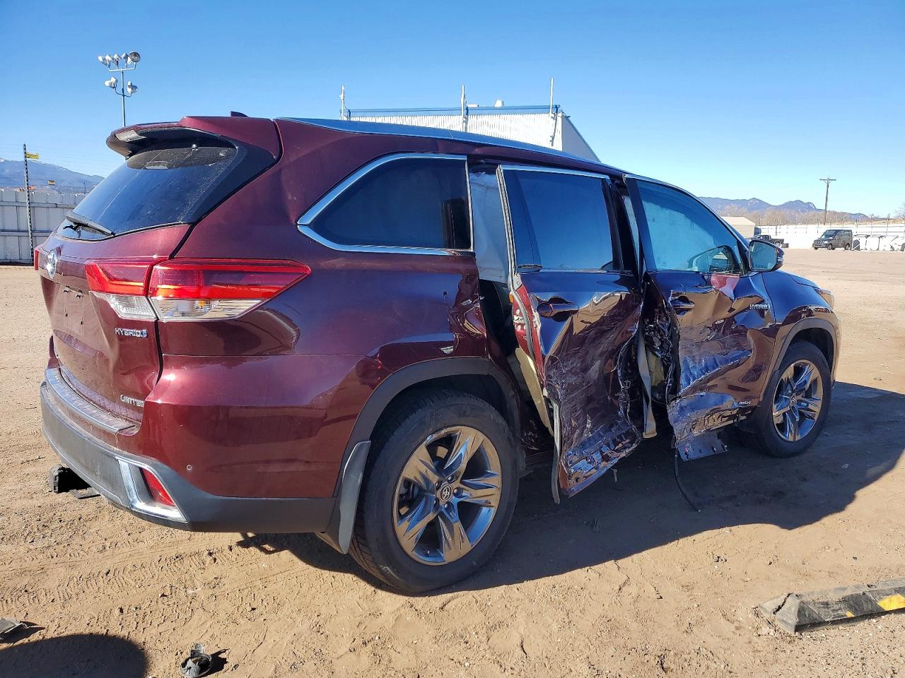 2019 TOYOTA HIGHLANDER HYBRID LIMITED PLATINUM photo 3