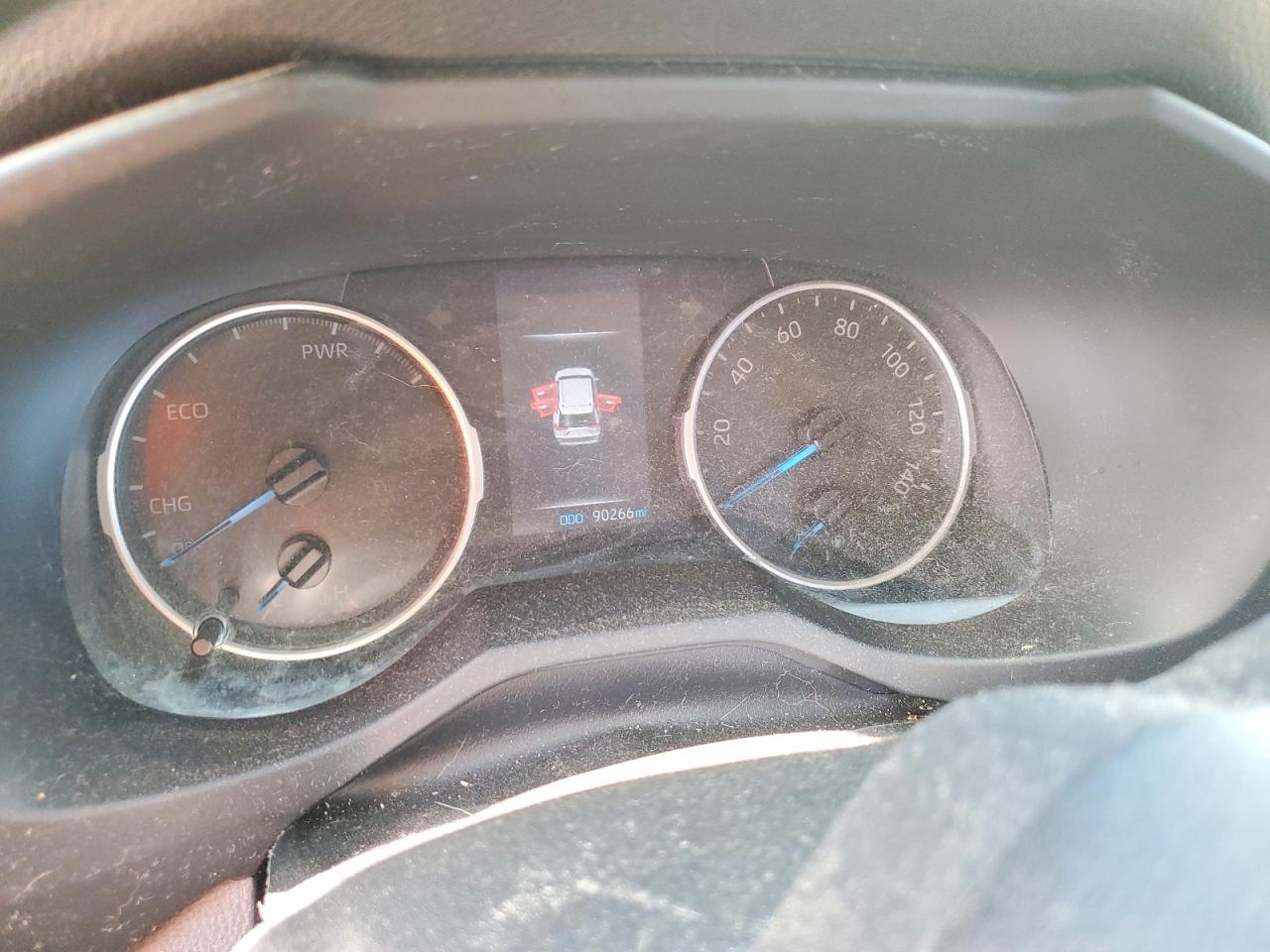 2021 TOYOTA RAV4 LE photo 9