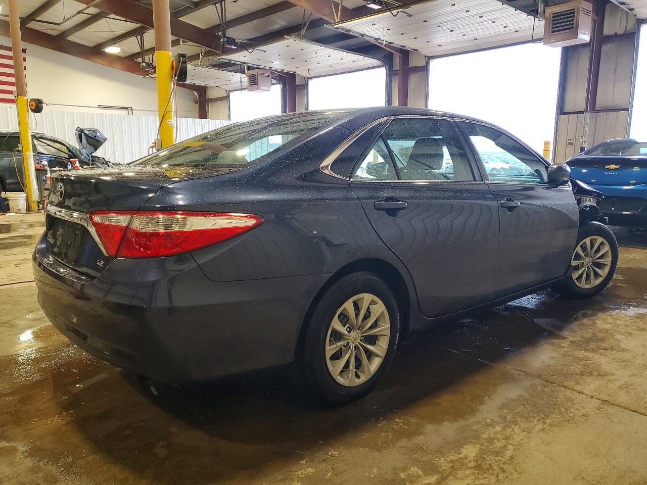 2016 TOYOTA CAMRY LE photo 3