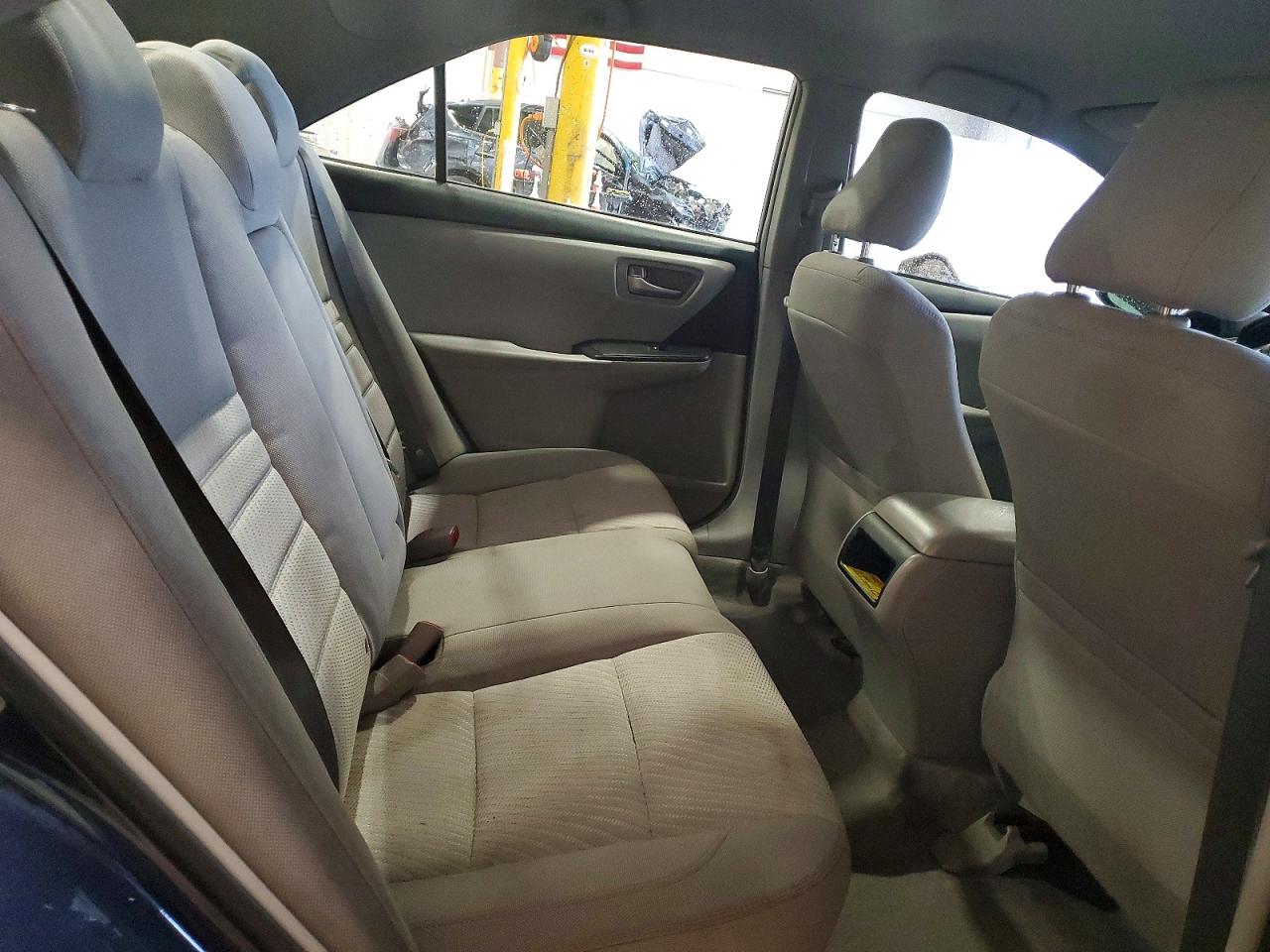 2016 TOYOTA CAMRY LE photo 10