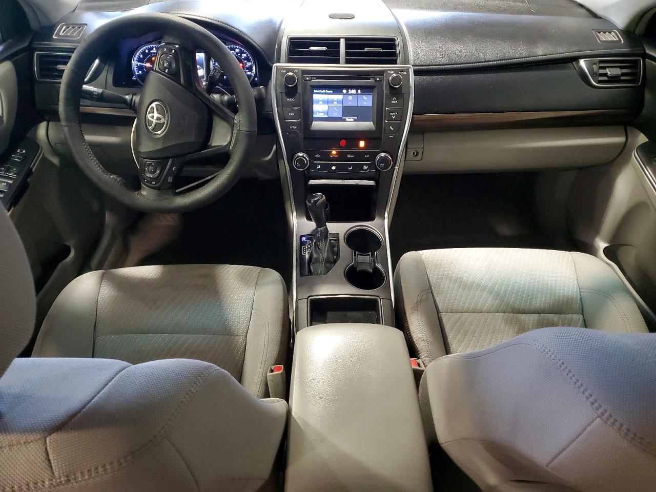 2016 TOYOTA CAMRY LE photo 8