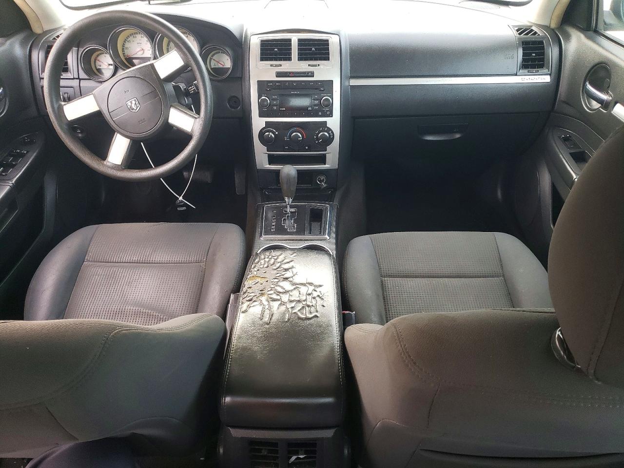 2010 DODGE CHARGER SXT photo 8