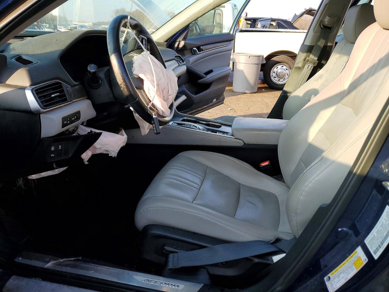 2018 HONDA ACCORD TOURING HYBRID photo 7